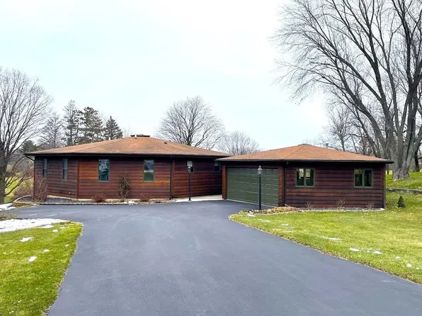 12544 Greensview Cir, Roscoe, IL 61073