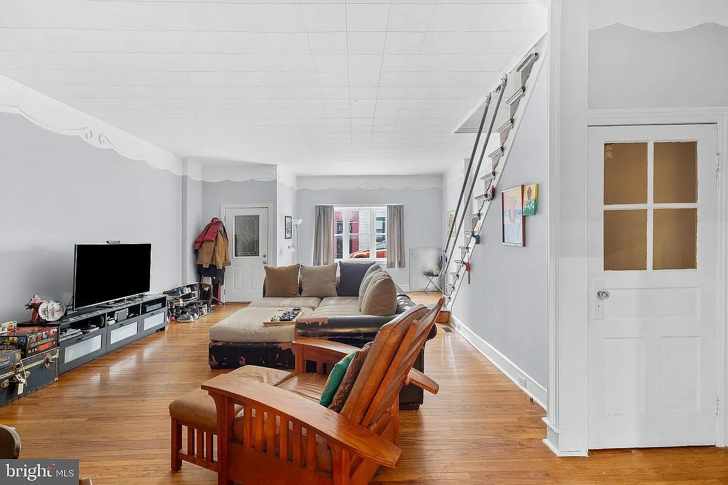 4 bed, 2581 sqft, $3,300 — Photo 3
