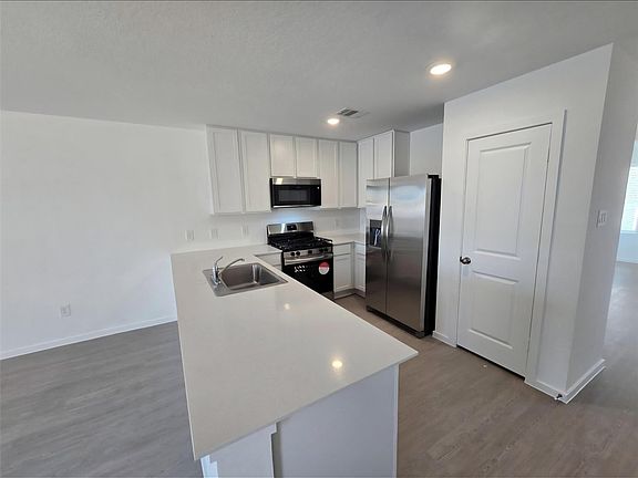 5th image of 3156 Sunset Glory Dr