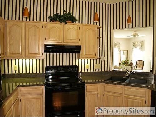 5th image of 924 Willow Pt