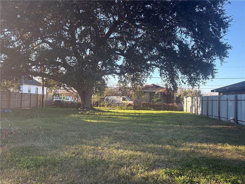 2nd image of 2500 Kenneth Dr