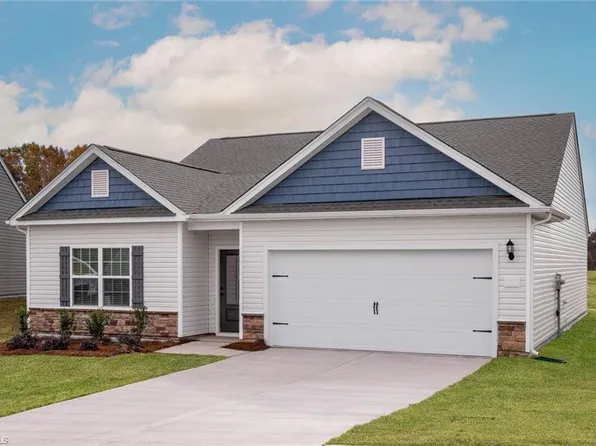 105 Tail Star Ct, King, NC 27021