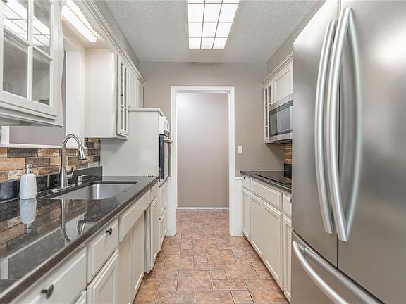 5th image of 5701 NW 58th St