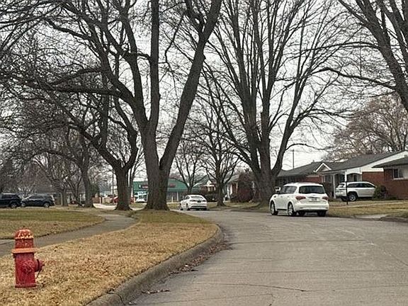 5th image of 15251 Elderwood St