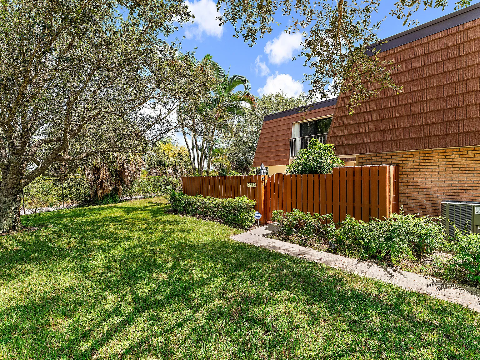 2 bed, 2.5 bath, 1236 sqft, $2,800 — Photo 4