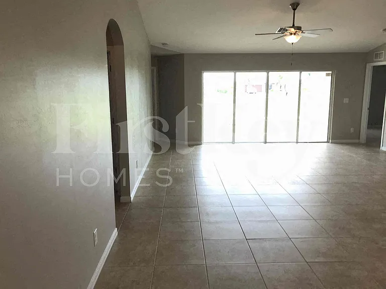 2321 NW 9th Ave — Photo 3