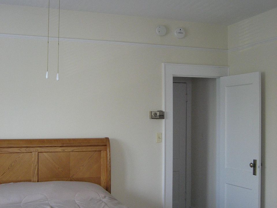 2nd image of 103 8th St APT 2