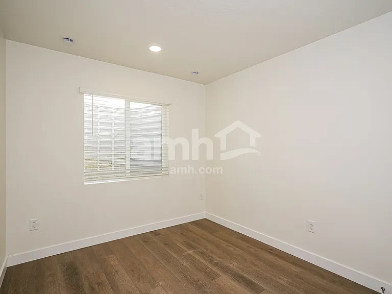 1252 S Brixton Ave — Photo 17