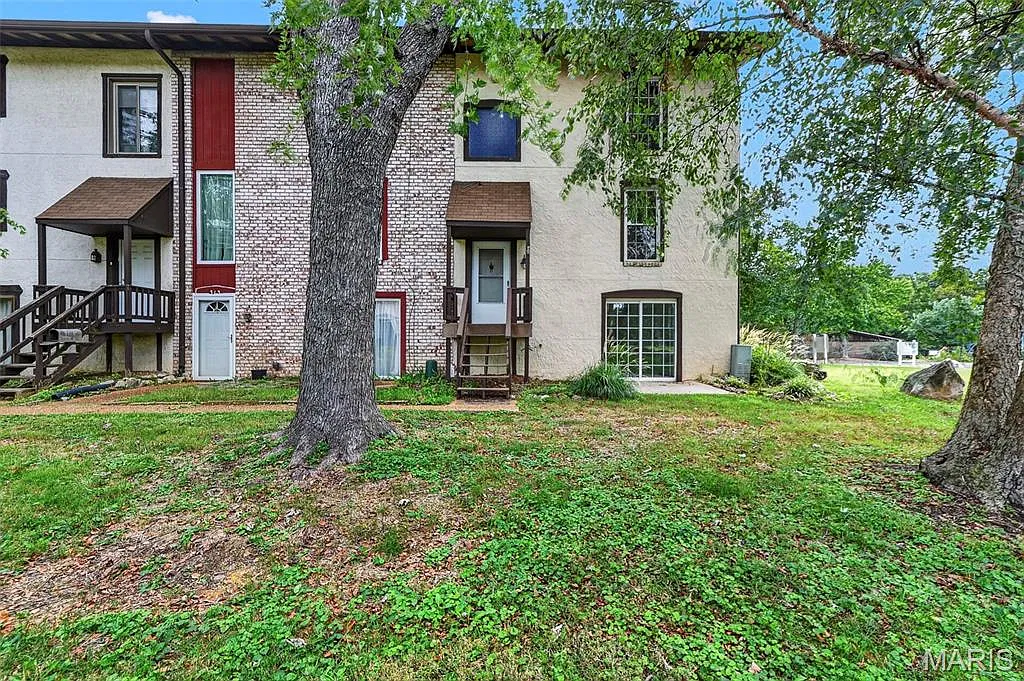 3 bed, 4.0 bath, 2234 sqft, $1,990 — Photo 2