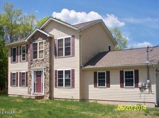 100 Chestnut Ln, Bushkill, PA 18324