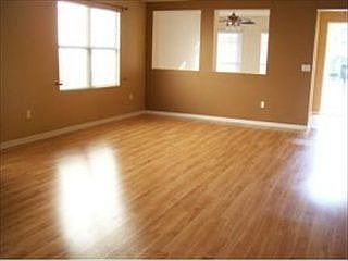 4th image of 552 Marian Ct