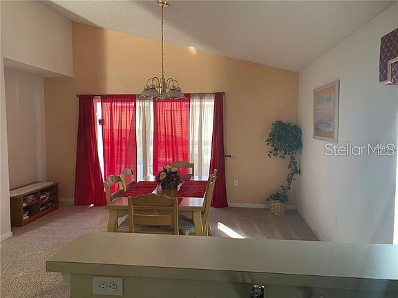 4th image of 919 Lake Berkley Dr