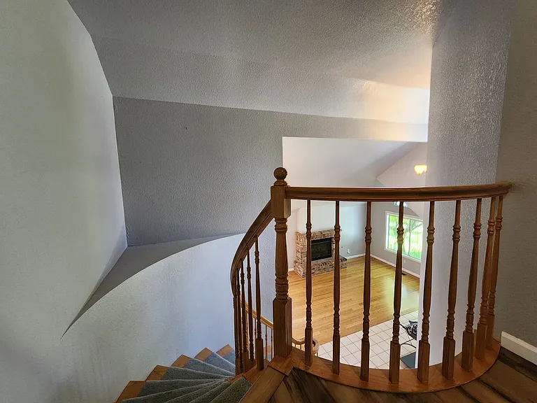 9609 Lord Dr — Photo 18