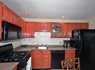 60 Edgelawn Ave APT 6, North Andover, MA 01845