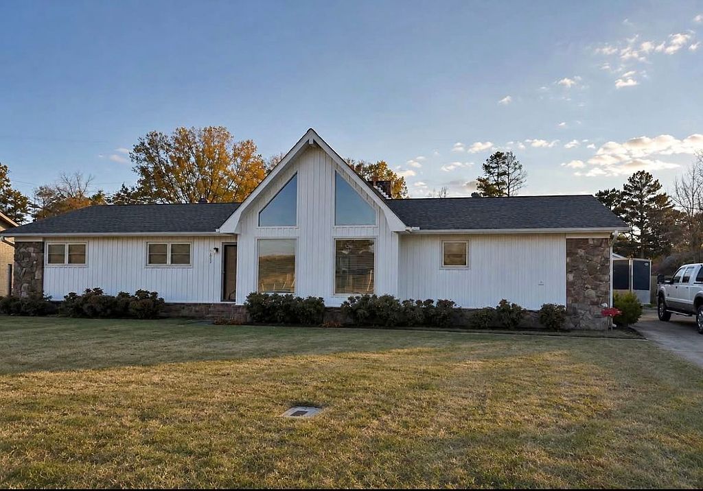 1209 Languille Ave E - Property Image