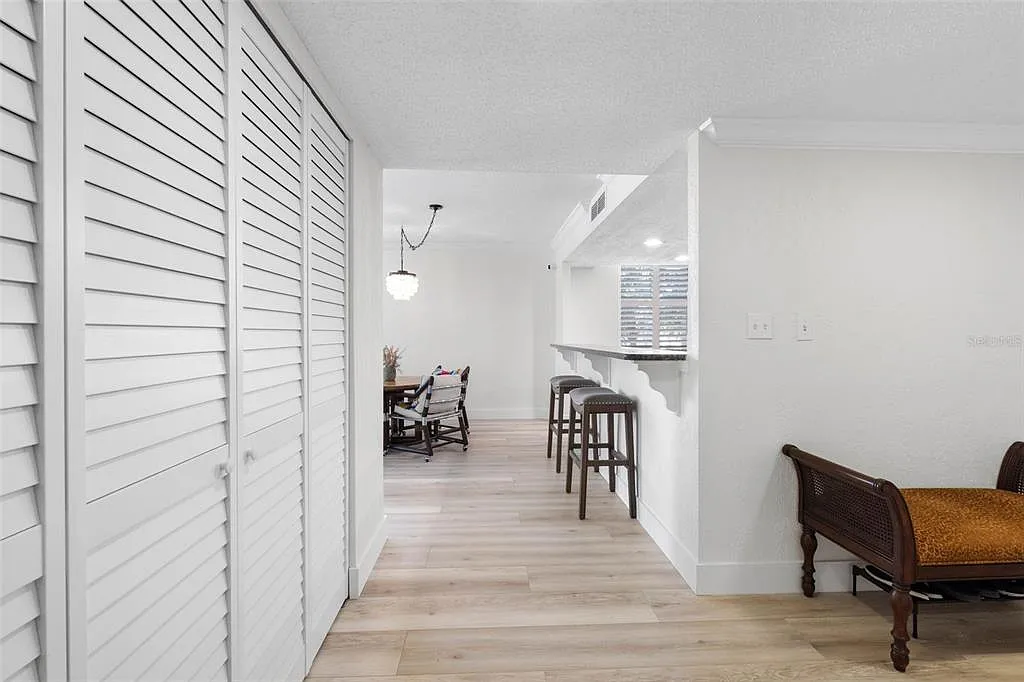 2 bed, 2.0 bath, 1392 sqft, $3,500 — Photo 3
