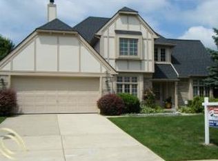39504 Westminster Cir, Novi, MI 48375