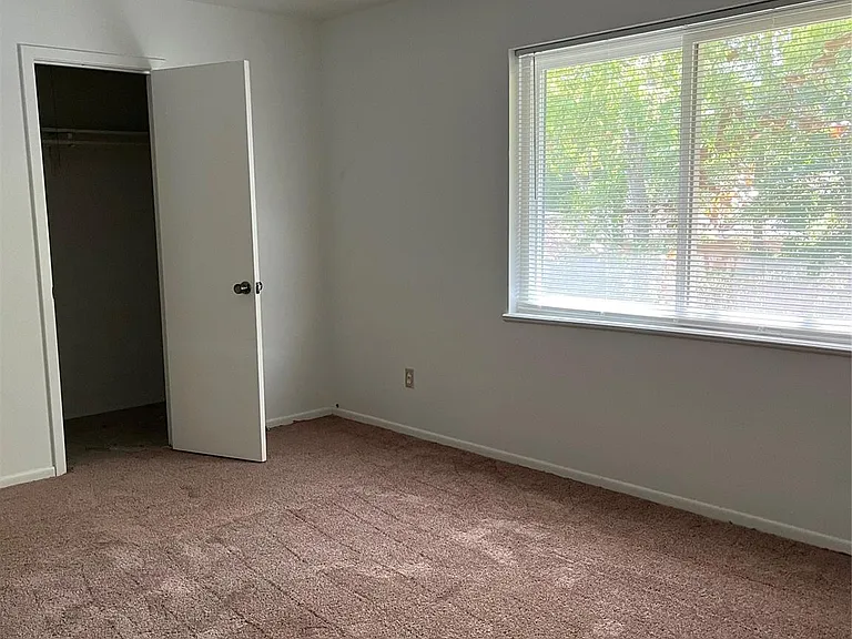 616B Normal Park Dr #B — Photo 13