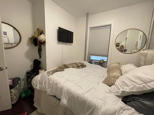 Rented by KNOCKKNOCK LLC | media 20