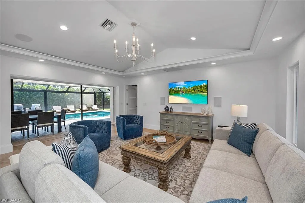 3 bed, 3.0 bath, 2286 sqft, $34,500 — Photo 3