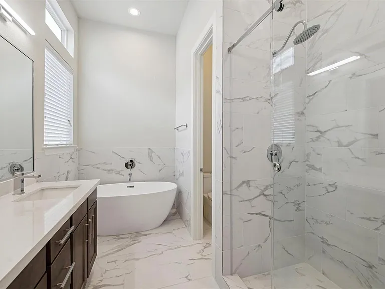 6304 Brighton Oaks Ln — Photo 8