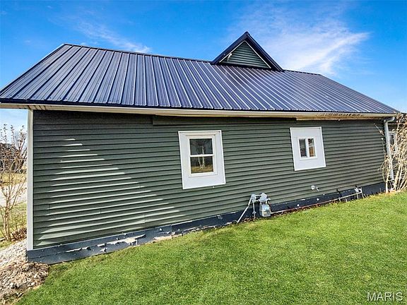 2nd image of 407 E Salling St