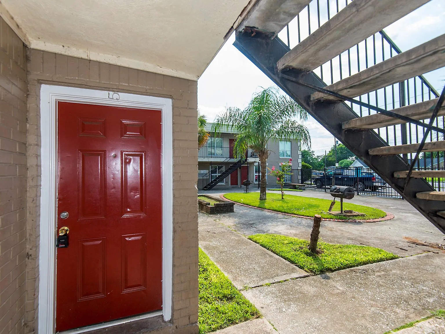 2 bed, 1.0 bath, 1000 sqft, $1,000 — Photo 2