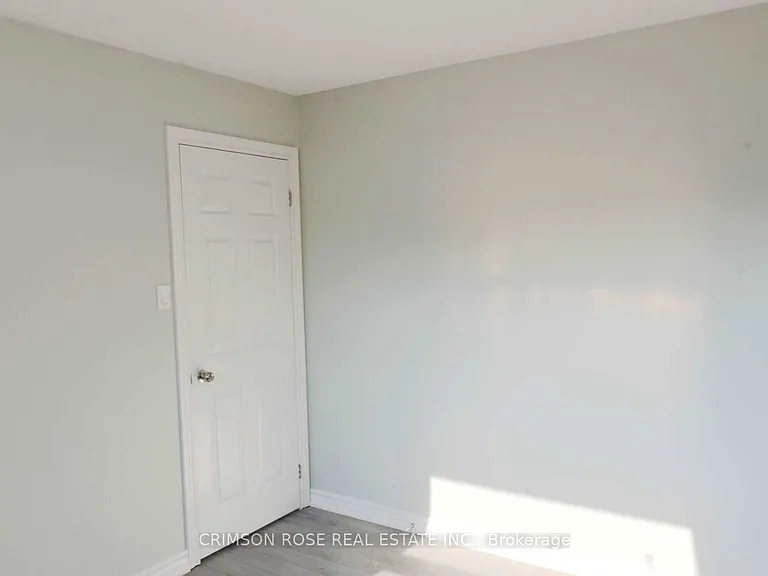 481 Fergo Ave #MAIN FLOOR — Photo 7