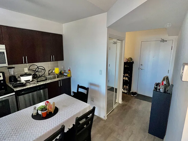 1420 Dupont St #513 — Photo 10