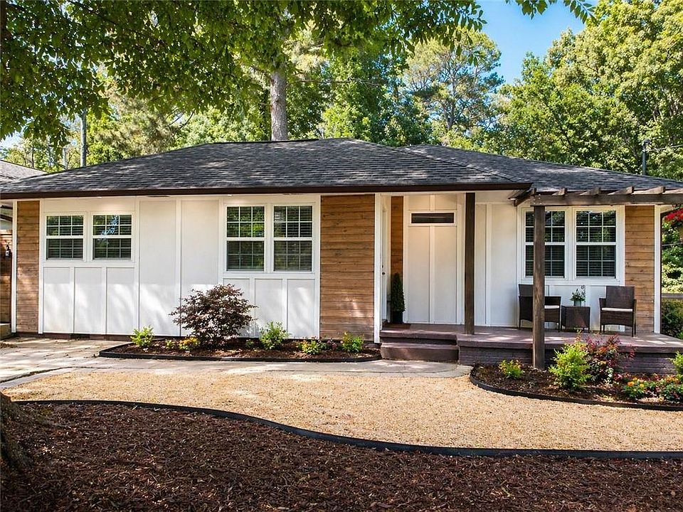 1st image of 566 Woods Dr NW