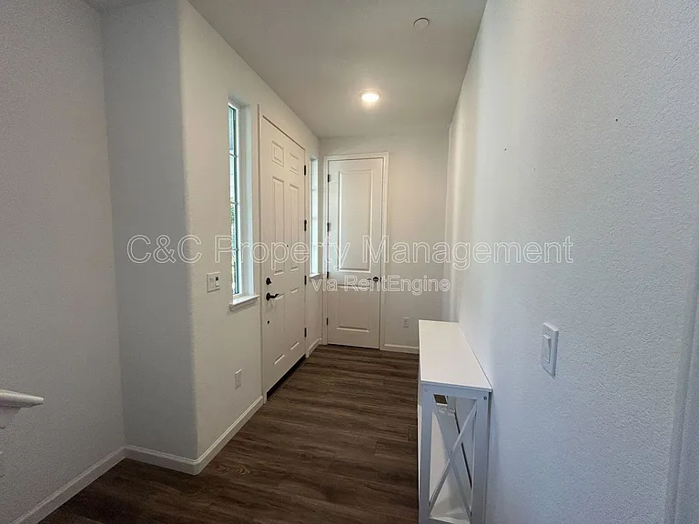 360 Pear Tree Ter #E — Photo 9
