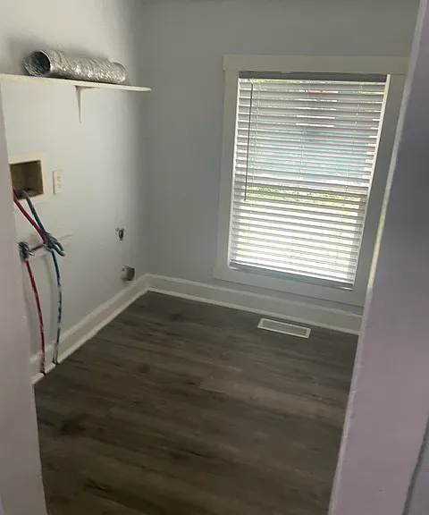 222 E Bell St — Photo 17