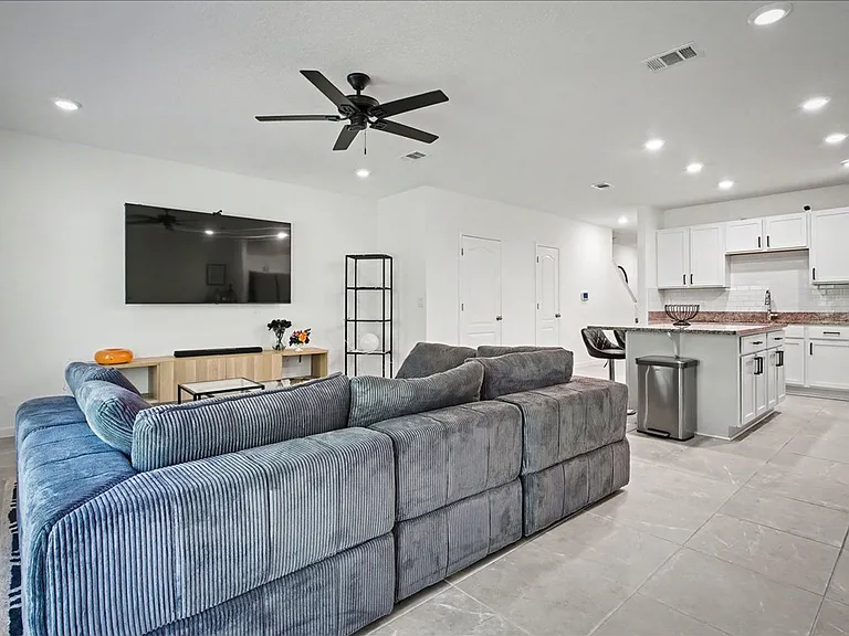3231 Penny Cove Ln — Photo 10