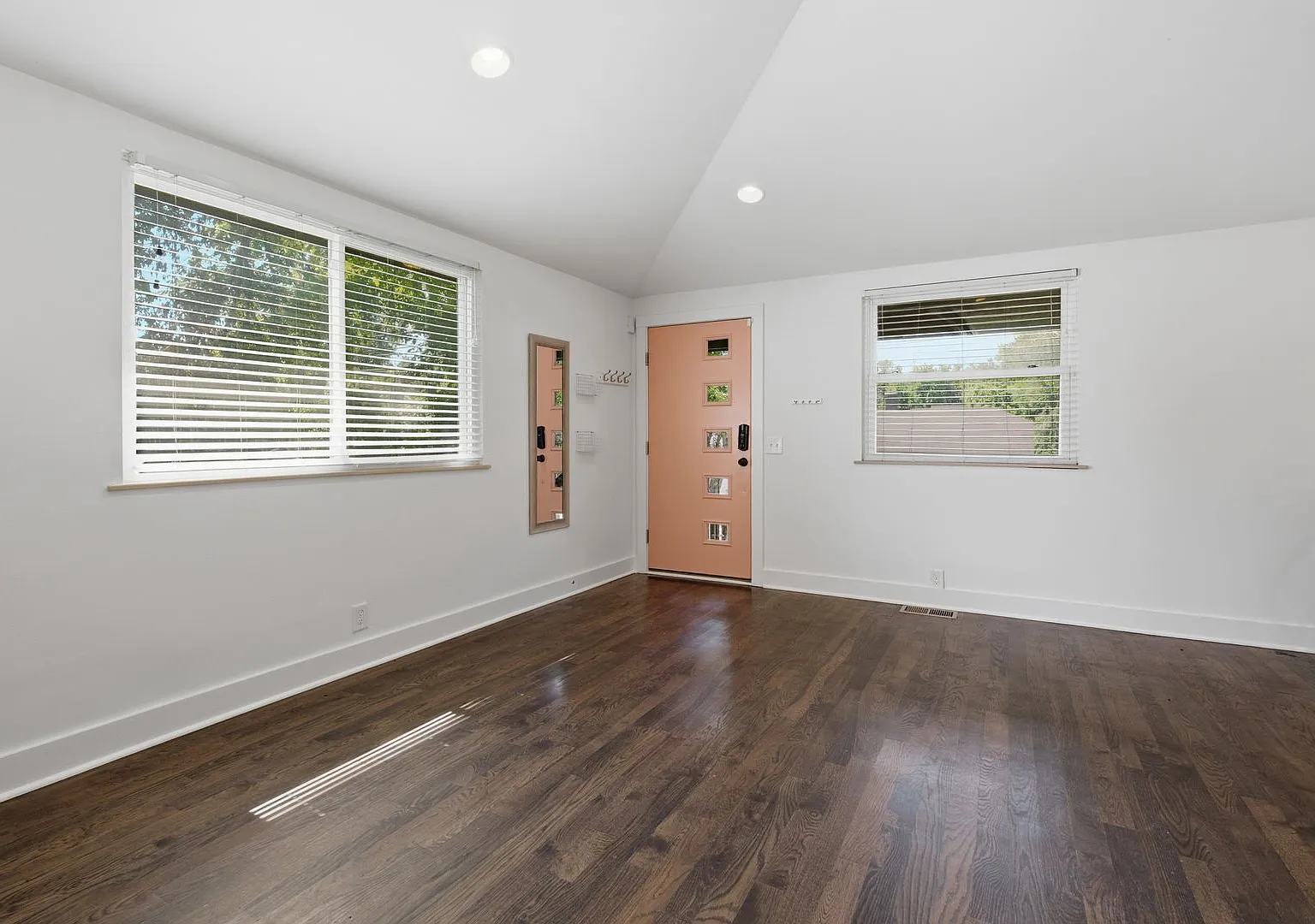 Cozy East Nashville Home — Photo 4