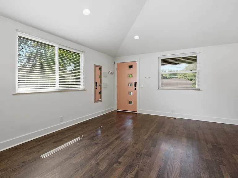 1147 Cahal Ave — Photo 4