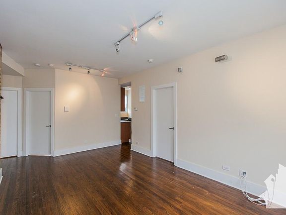 4th image of 3453 N Wolcott Ave #1A
