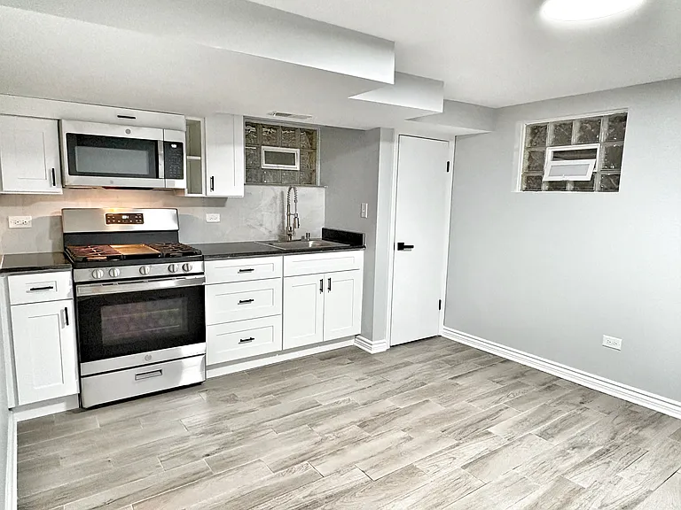 9240 N Courtland Dr #3 — Photo 3