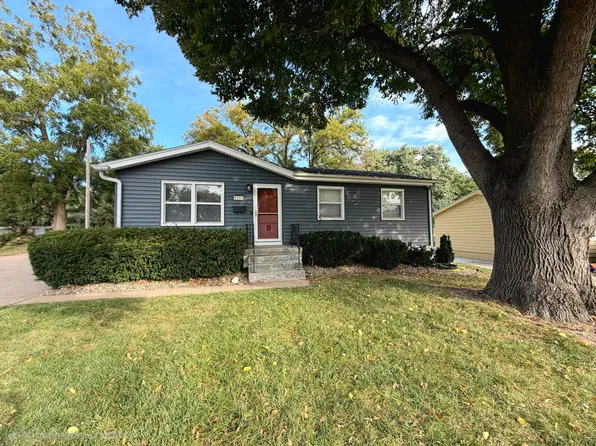 8712 B St, Omaha, NE 68124