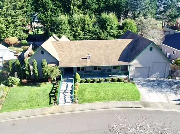 918 Midland Way, Brookings, OR 97415