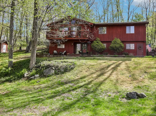 21 Stonehouse Road, Somers, NY 10589