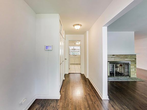 3rd image of 6644 N Kenton Ave