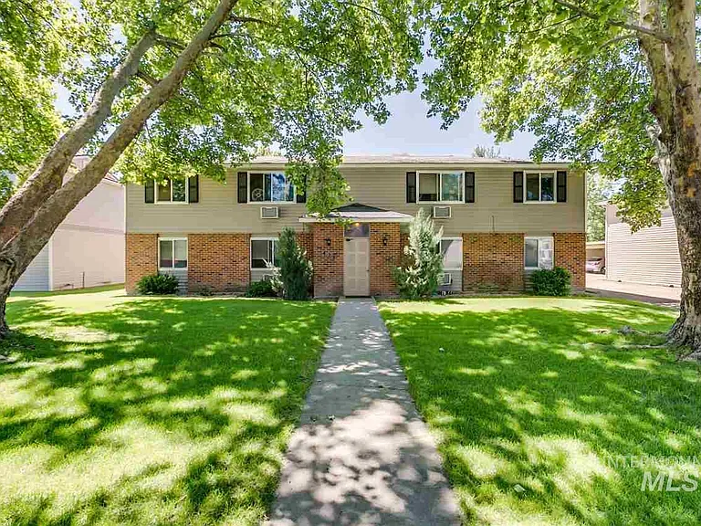 427 W Idaho Ave #A — Photo 1