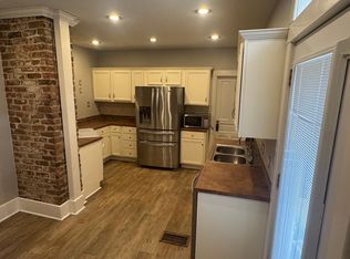 9506 N 31st St, Omaha, NE 68112