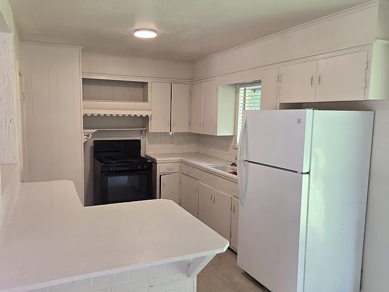3412 Sandra Dr — Photo 4