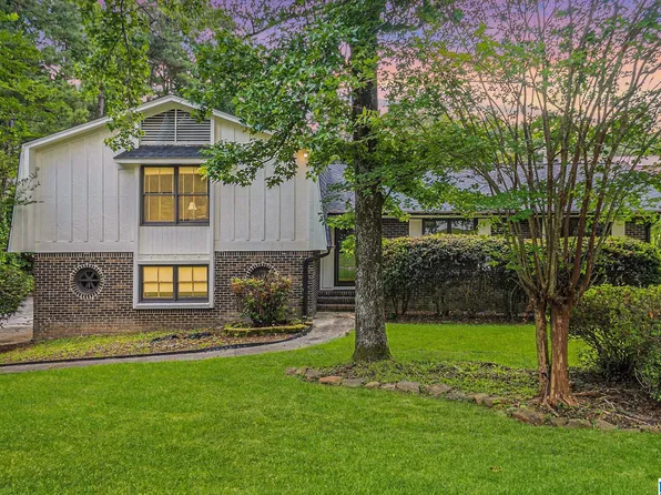 2882 Wisteria Dr, Birmingham, AL 35216