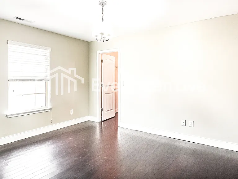 212 Hillcrest Dr — Photo 12
