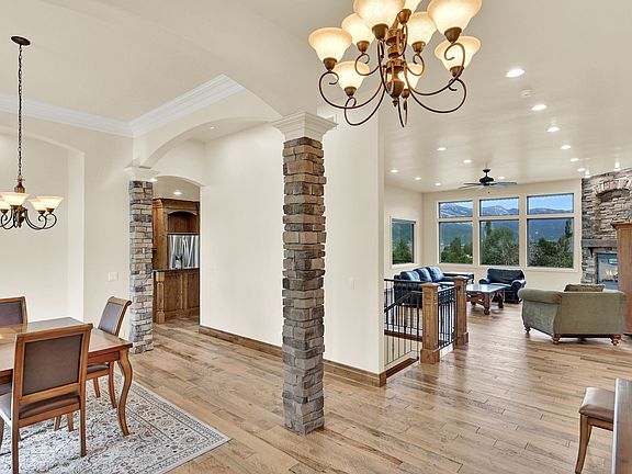 5th image of 3573 N Elkview Dr
