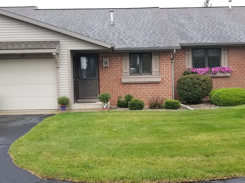 1st image of 211 Parkside Dr