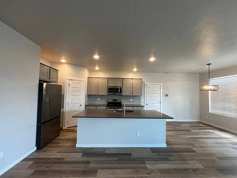1209 W Davenport St — Photo 8