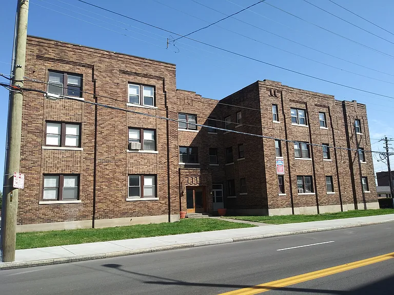 2302 Auburn Ave — Photo 12